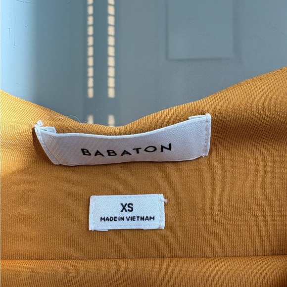 Aritzia Babaton Mustard Long Sleeve Boatneck Thong-cut Soft Bodysuit size XS - Picture 5 of 9